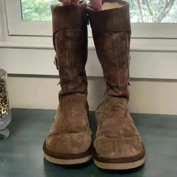UGG Women’s Lined Boots w/ Zipper - Picture 1 of 13